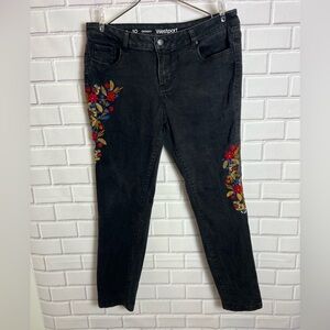 Westport Black women skinny Jeans with Floral Embroidery/size 10